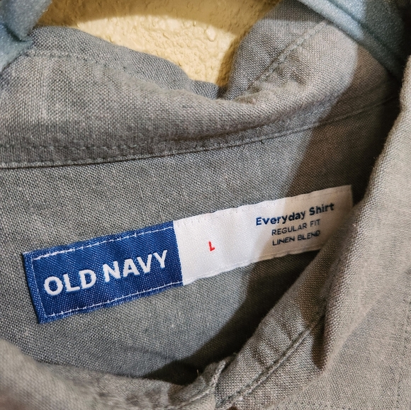 Button down - Picture 3 of 3